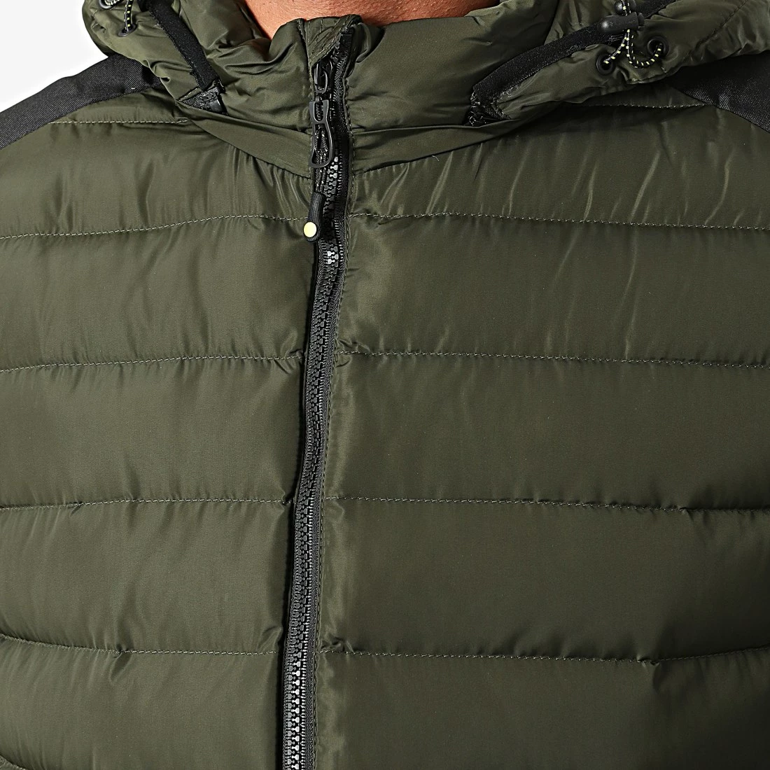 De gros 🌟 Doudoune Capuche Sans Manches 1206 Vert Kaki de MTX 🔔 – Image 2