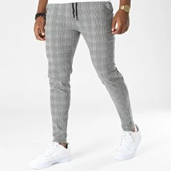 Offres ⭐ Pantalon A Carreaux K755 Gris de MTX 🔥