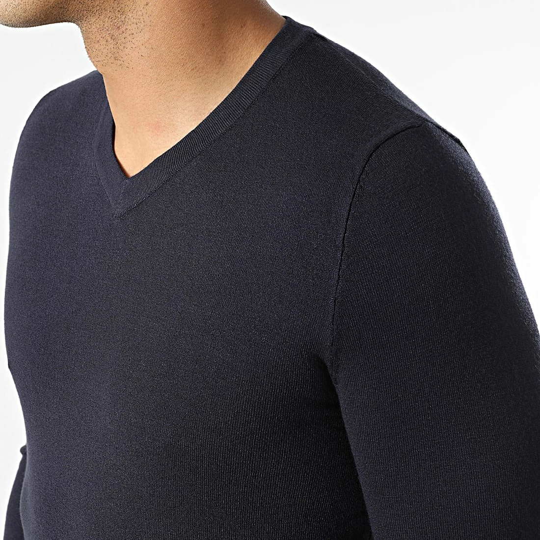 Sortie ✨ Pull Col V S2005 Bleu Marine de MTX ❤️ – Image 2